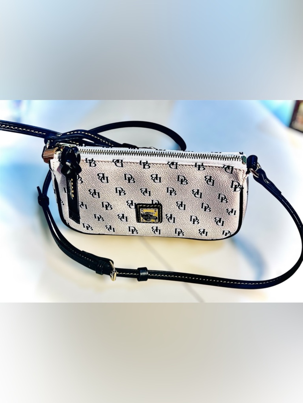 FINAL PRICE!!Dooney & Bourke White and Navy Signature Crossbody Bag